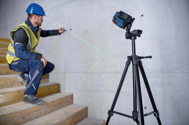 Bosch Line Laser GLL 12-22 G + 2 AA Batteries