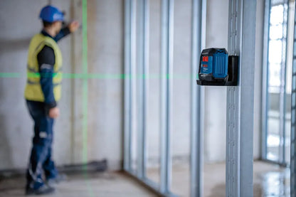 Bosch Line Laser GLL 12-22 G + 2 AA Batteries