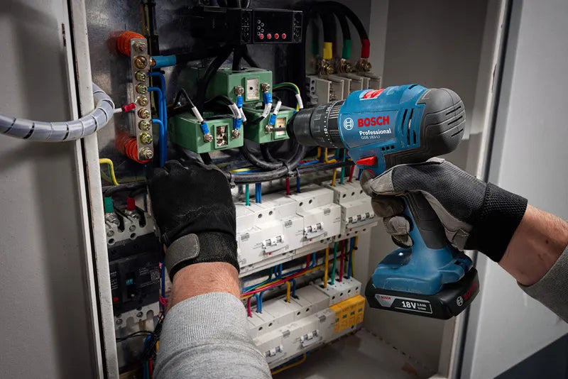 Bosch GSB 183 LI Cordless 13 mm Drill + 2 Batteries 18 V, 2A + 1 Charger