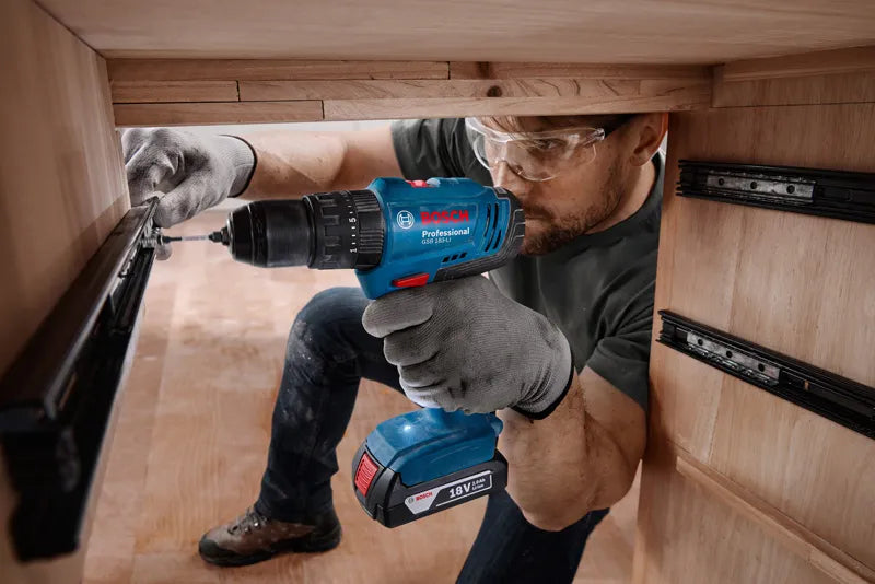 Bosch GSB 183 LI Cordless 13 mm Drill + 2 Batteries 18 V, 2A + 1 Charger