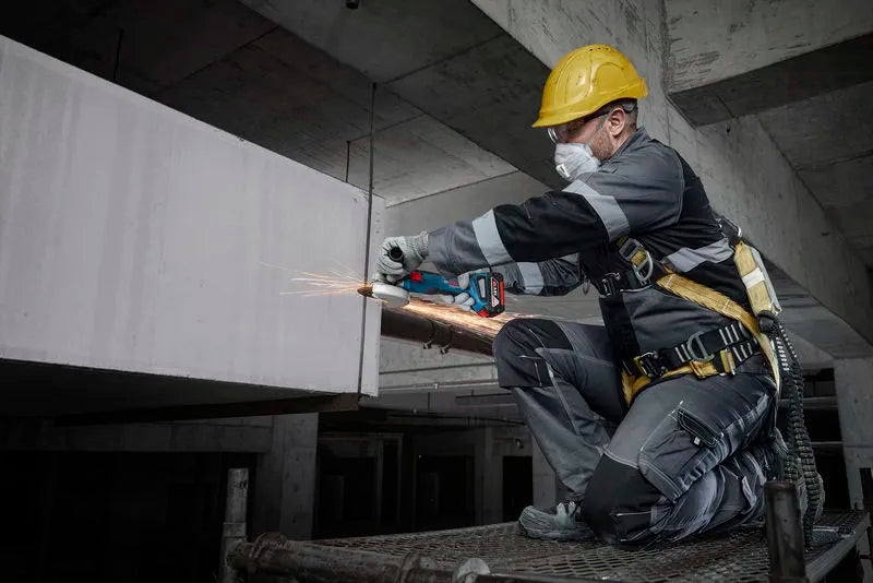 Bosch GWS 18V-8 Cordless 5 inch (125 mm) Angle Grinder +1 Battery 18V, 4A +1 Charger